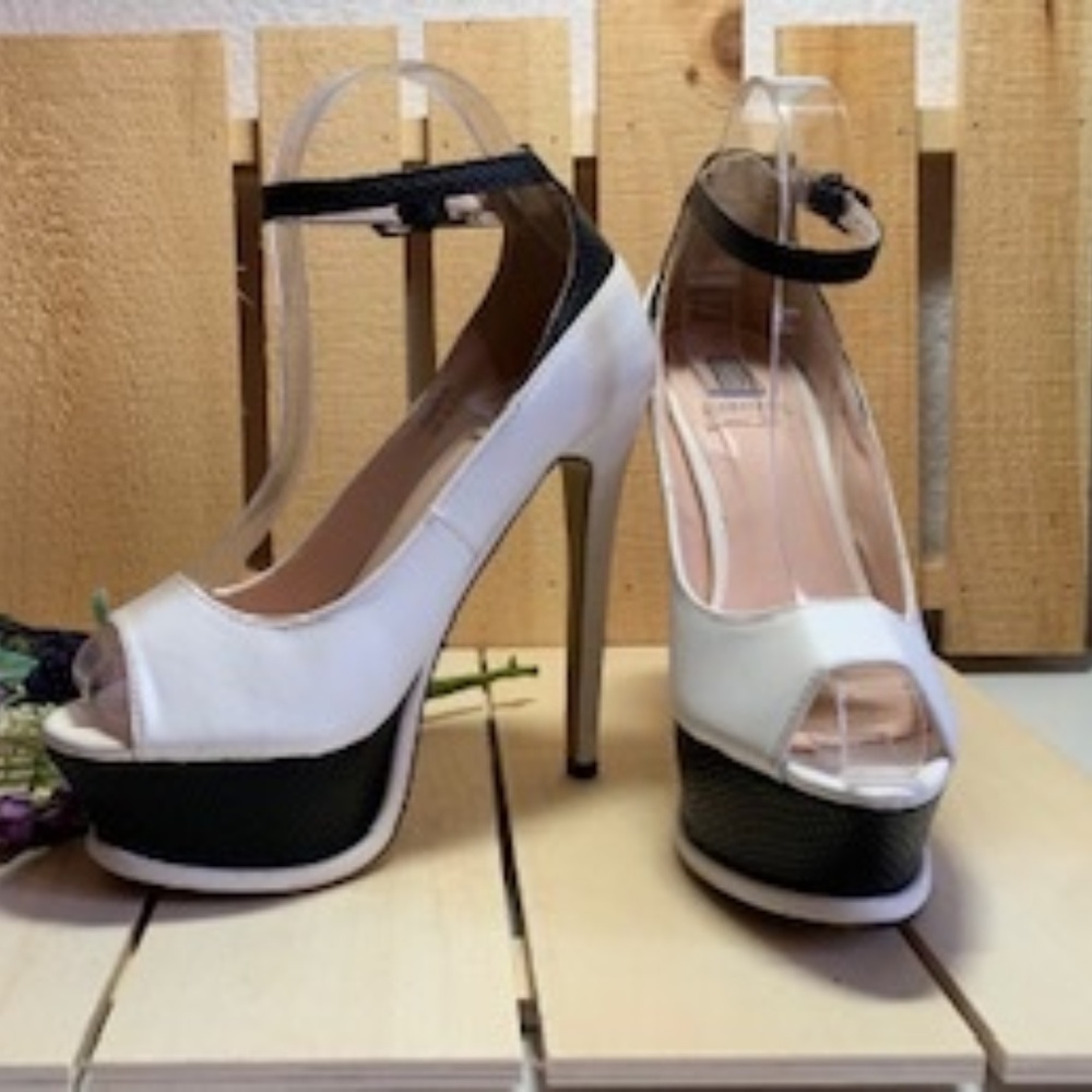 Damani from Scene - Size 6 1/2